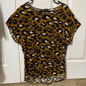 boutique size medium cheetah print top